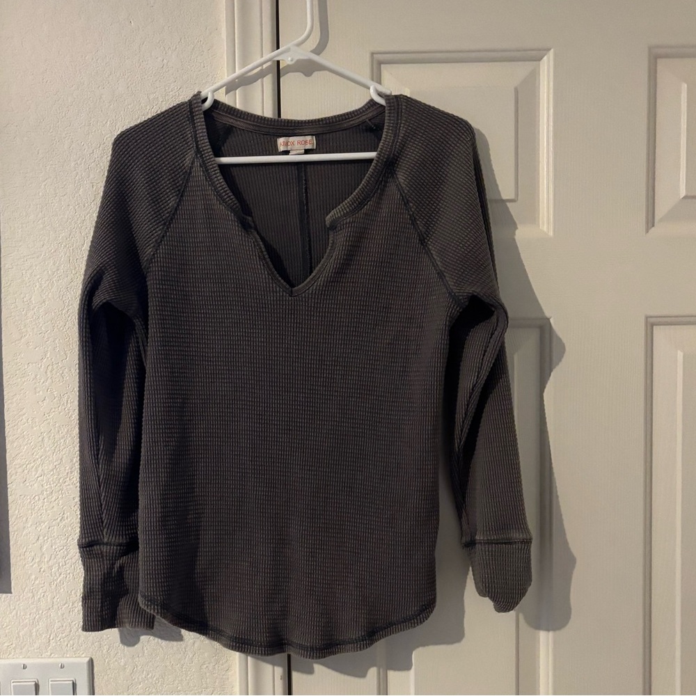 Slightly worn Knox rose thermal style long sleeve shirt